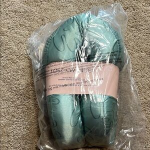 Lost & Wander travel neck pillow